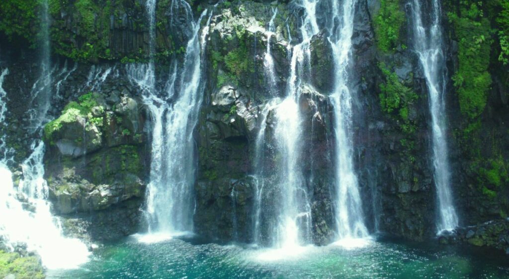 la réunion cascade mois de mai